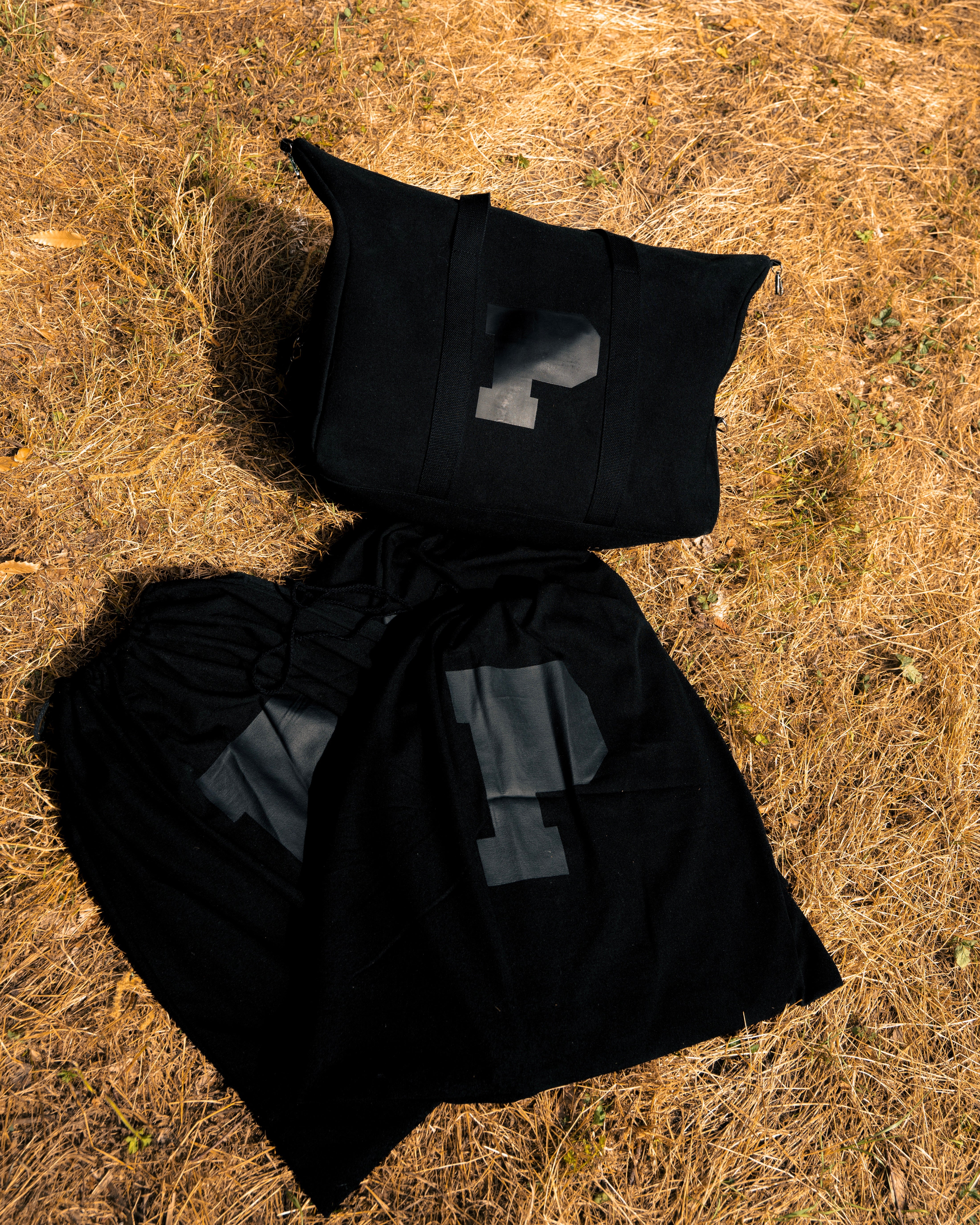 P TRAVEL BAG
